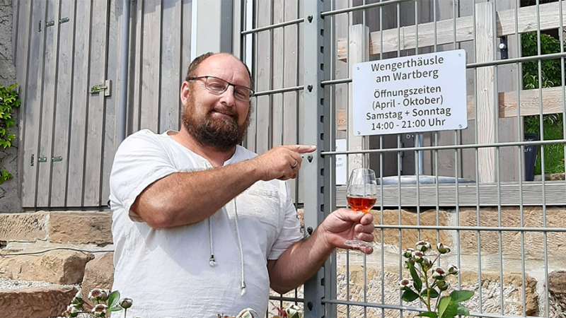 Weinausschank des Ökoweingut Stutz am Wartberghäusle in Heilbronn im August 2023